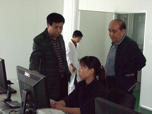 河北省醫藥行業協會會長張寶瑞來我公司調研